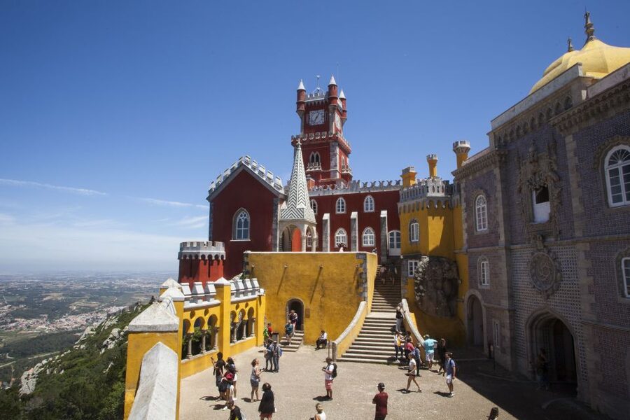 From Lisbon: Sintra and Cascais Full-Day Private Tour - Boca do Inferno and Guincho Beach