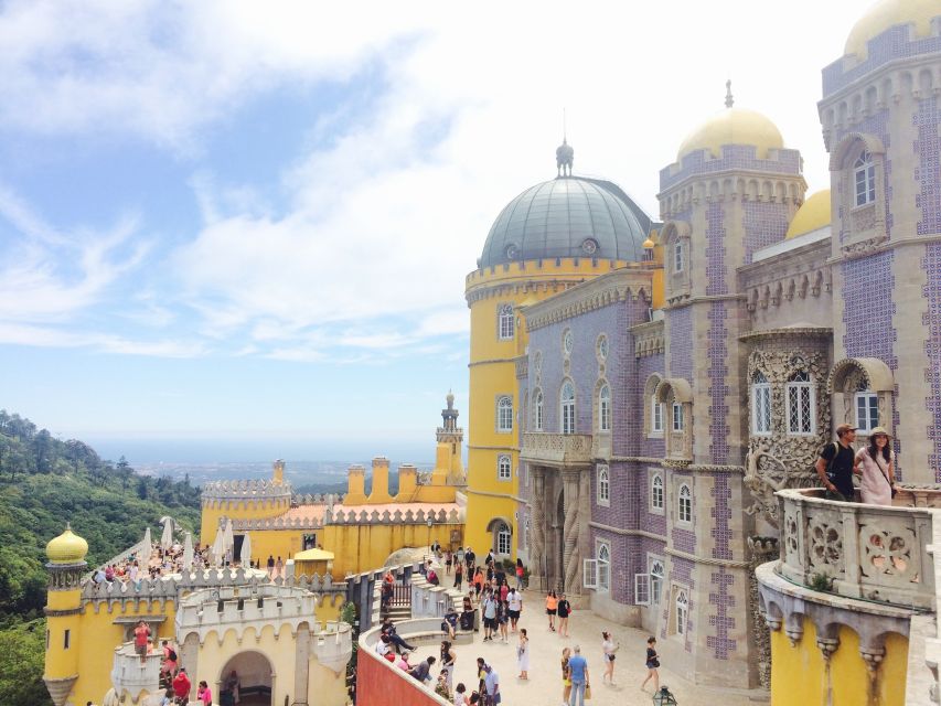From Lisbon: Sintra and Cascais Private Tour - A travesseiro stop in Sintra