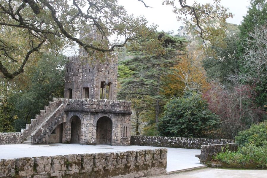 From Lisbon: Sintra, Cabo da Roca, Cascais, & Estoril Tour - Sintra’s old center and a useful pause