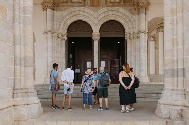 From Lisbon: Small-Group Day Tour to Évora and Monsaraz - Guides, languages, and the small-van experience