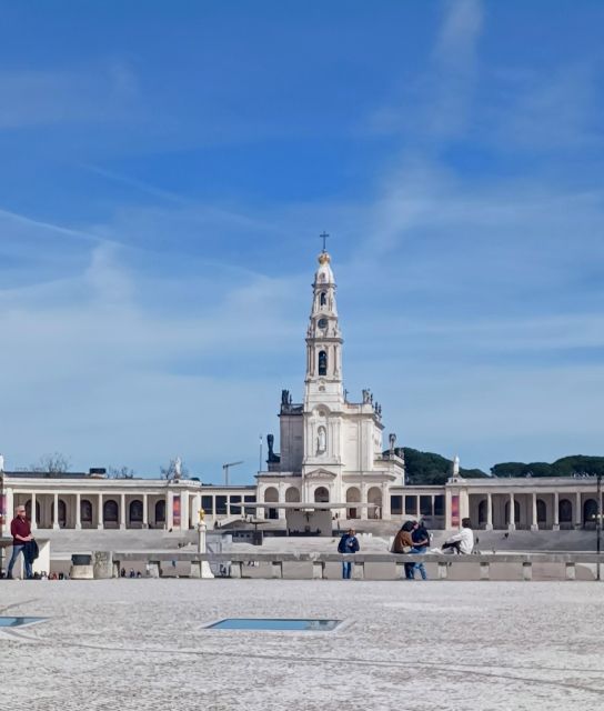 From Lisbon: Small Group Fátima & Little Shepherds Town Tour - The Visitor Center and religious shopping