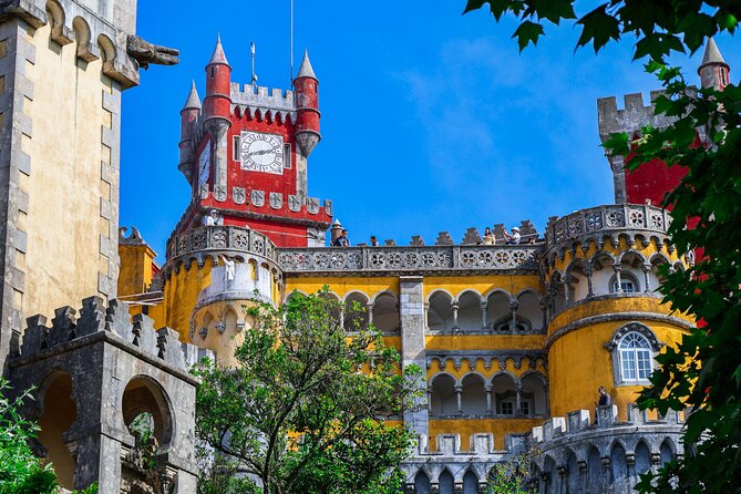 From Lisbon: Small Group to Pena Palace, Nazaré & Fátima - Why this route works from Lisbon
