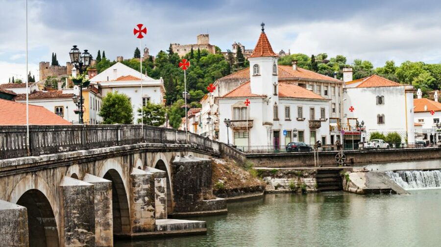 From Lisbon: Tomar, Christ Convent & Almourol Castle Tour - Santa Maria dos Olivais and the Templar church