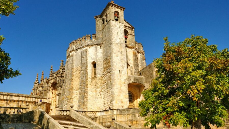 From Lisbon: Tomar, Christ Convent & Almourol Castle Tour - Who should book this tour?