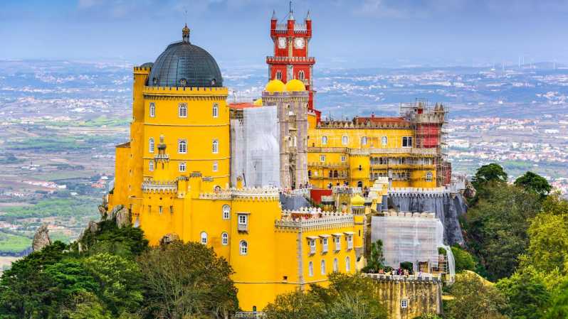 From/To Lisbon: Sintra Hop-on Hop-off Tickets + Audio Guide - Taking the train from Lisbon to Sintra