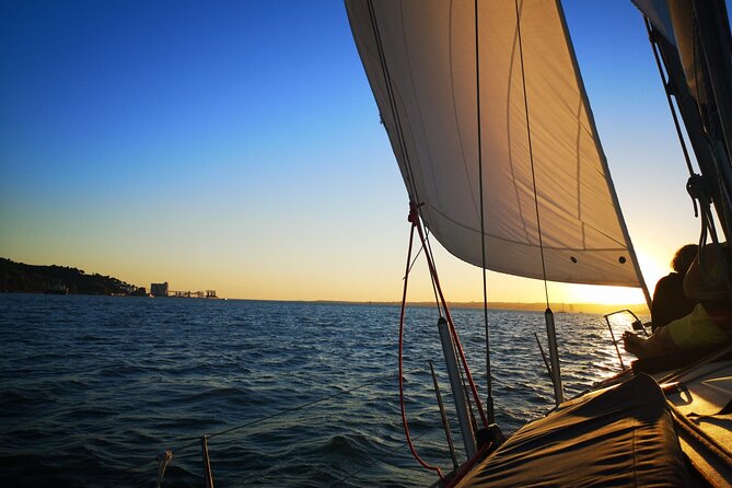 Golden Hour Boat Tour - Sailing by the Monuments with Wine - Meeting point, timing, and cancellation details
