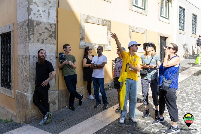 Historic Walking Tour Through Lisbon’s Oldest Neighborhood - Finding the way through Alfama’s medieval maze
