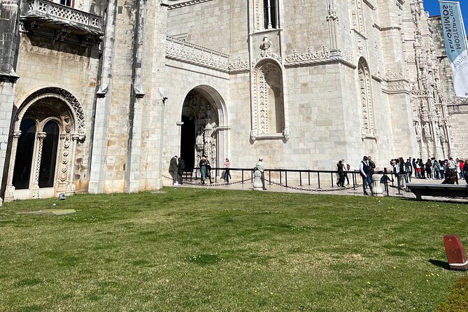Jeronimos Monastery Guided Tour - Small Groups - Tickets Included - Meeting Rafael Pereira at 9:00 am