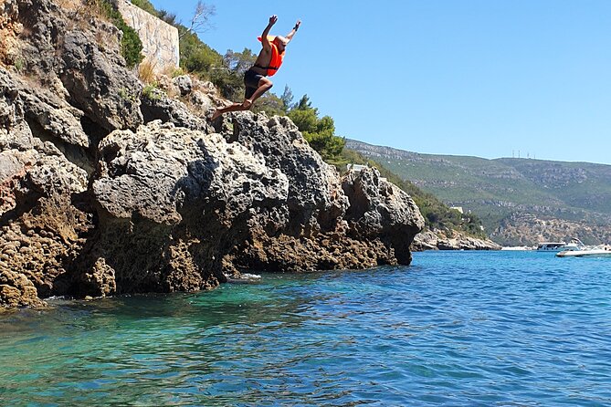 Kayak and Snorkeling Adventure in Lisbon - What the guides add to the day