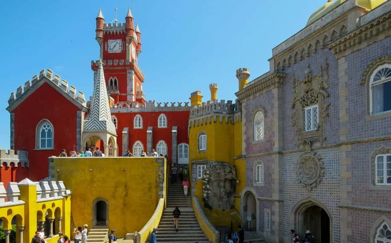 Lisboa: Sintra, Pena Palace, Cabo da Roca Coast and Cascais - Meeting the van near Lisbon’s Central Obelisk