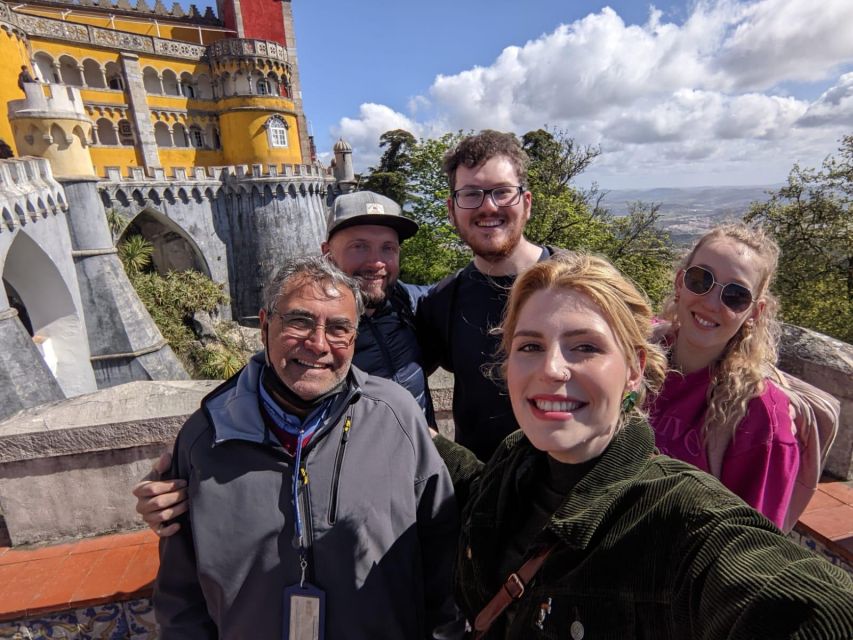 Lisboa: Sintra, Pena Palace, Cascais and Cabo da Roca - Sintra’s Historic Center and the Travesseiro Break
