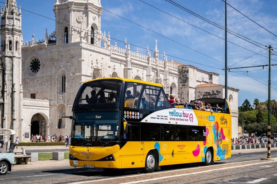 Lisbon: 1-or 2-Day Hop-On Hop-Off Bus Tour - Who should book this tour?