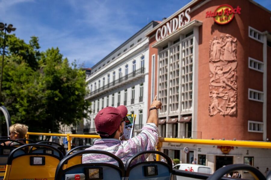 Lisbon: 1-or 2-Day Hop-On Hop-Off Bus Tour - Why this bus tour works well in Lisbon