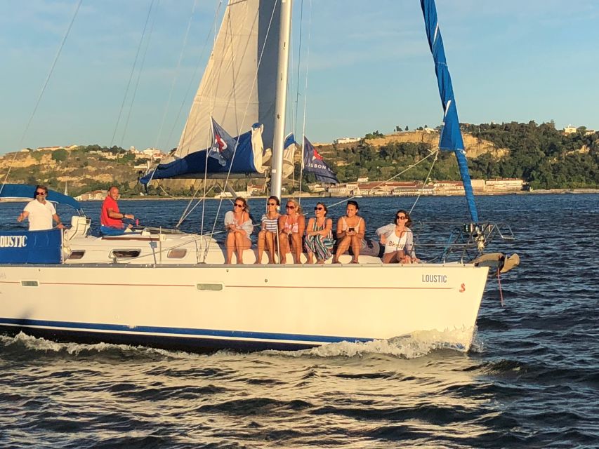 Lisbon 2-Hour River Cruise - What the two-hour format gives you