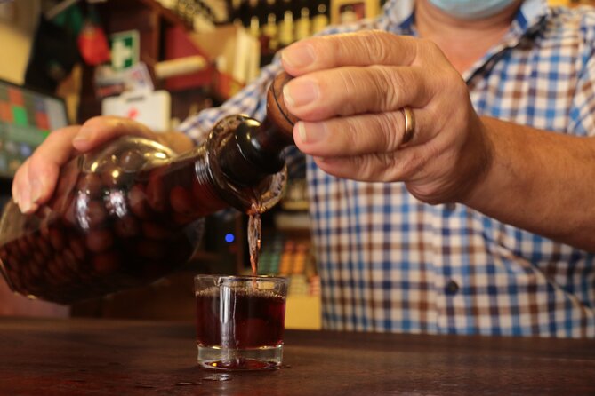 Lisbon 4 Foodies Tour - From Street Food to Awarded Chefs’ Portuguese Delicacies - What the guide adds to each dish