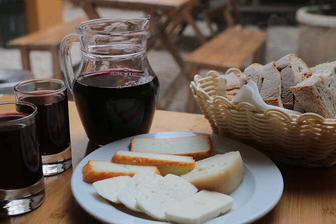 Lisbon 4 Foodies Tour - From Street Food to Awarded Chefs’ Portuguese Delicacies - Eating your way through Baixa and Restauradores