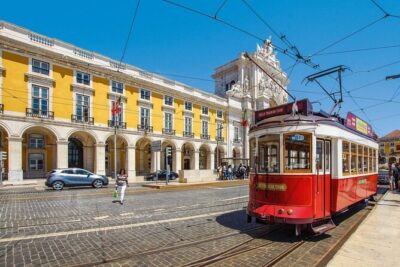 Lisbon Airport or Cruise Port: Private Arrival Transfer to hotels