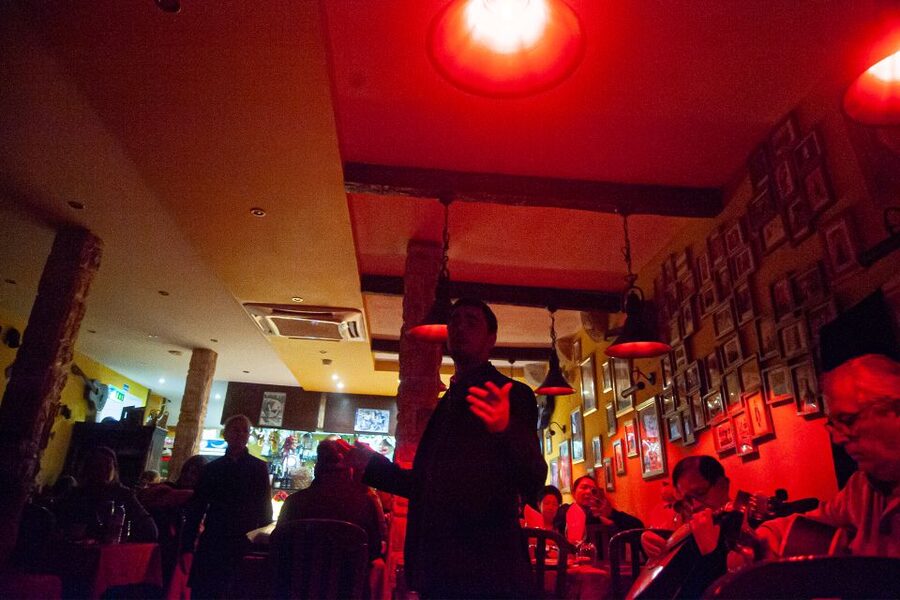 Lisbon: Alfama Tour and Live Fado with Traditional Dinner - Meeting at Rossio Station