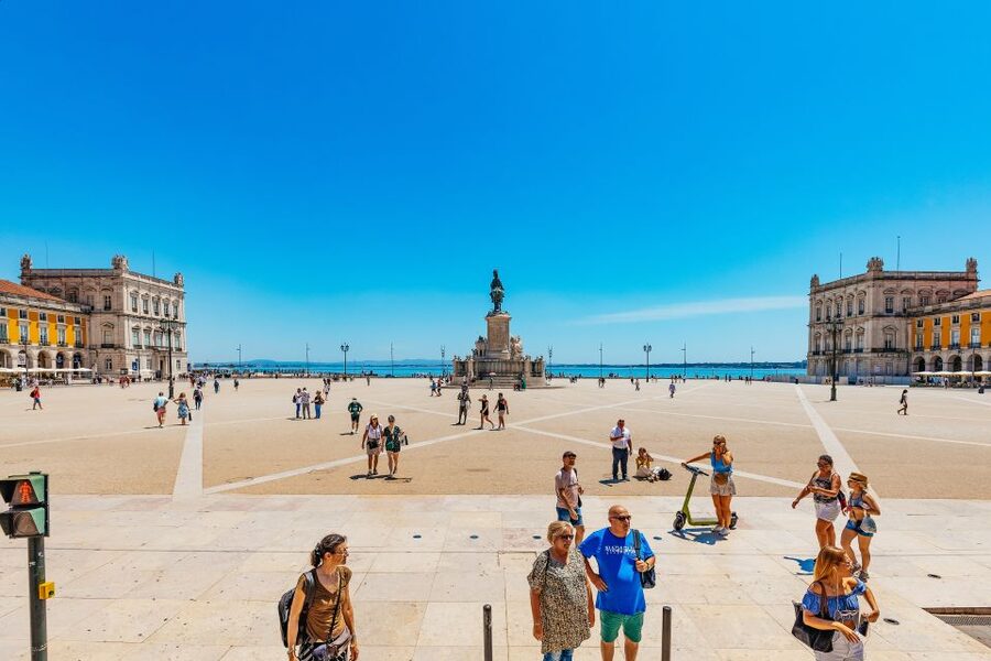 Lisbon: Amphibious Sightseeing Tour - Seeing Lisbon from the streets