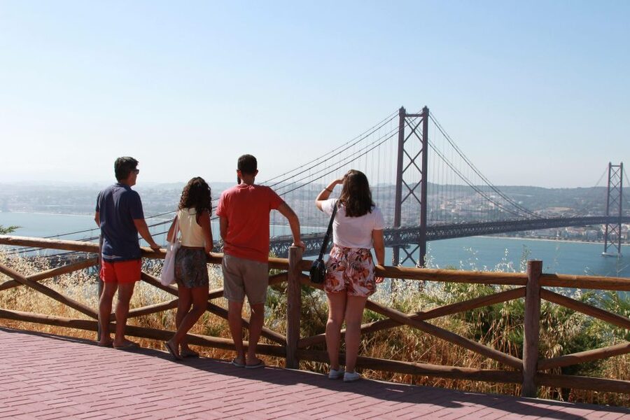 Lisbon: Arrábida and Sesimbra Day Trip with Wine - José Maria da Fonseca and the second tasting