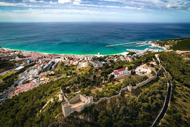 Lisbon: Arrábida & Sesimbra Tour – Wine, Nature & Beaches - Sesimbra supplies the lunch break and local character