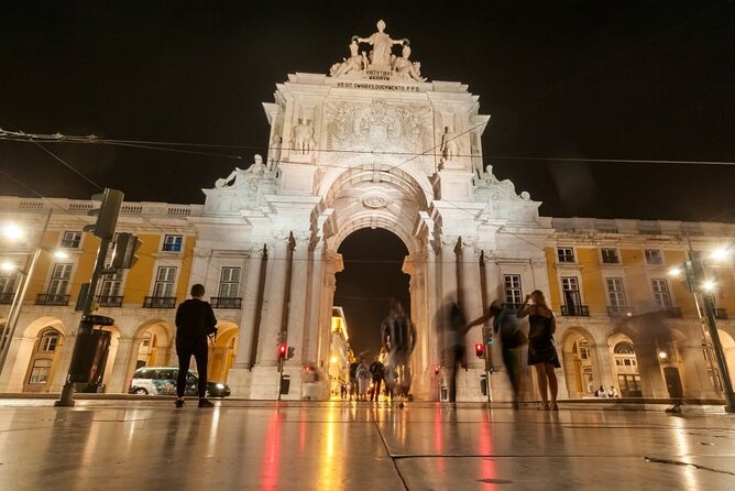 Lisbon: Authentic Fado Show, Dinner and Night Tour - What the dinner includes