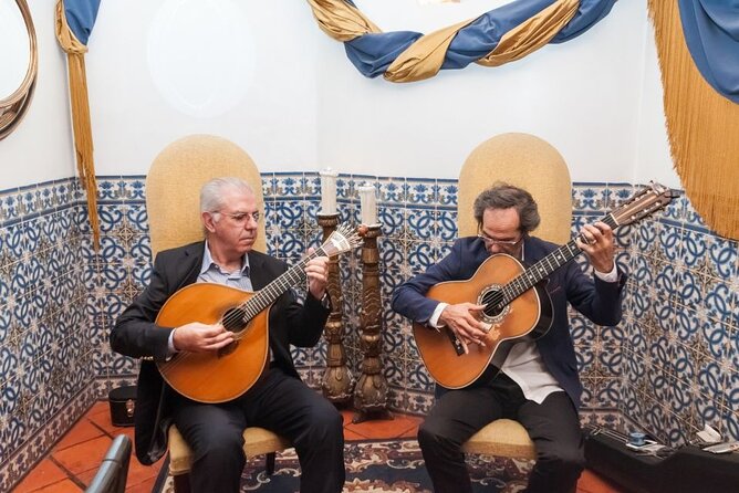 Lisbon: Authentic Fado Show, Dinner and Night Tour - The Fado performance