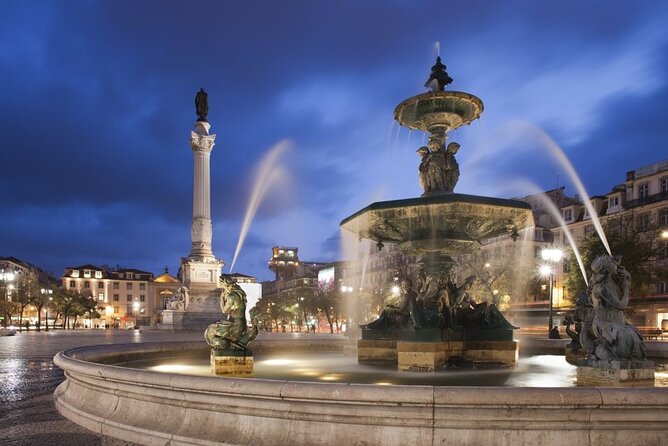 Lisbon: Authentic Fado Show, Dinner and Night Tour - Starting with hotel pickup in Lisbon