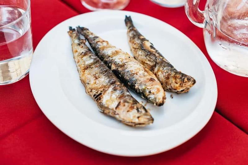 Lisbon: Baixa District Food Tour with Dinner and Drinks - Why Baixa makes a good food tour setting