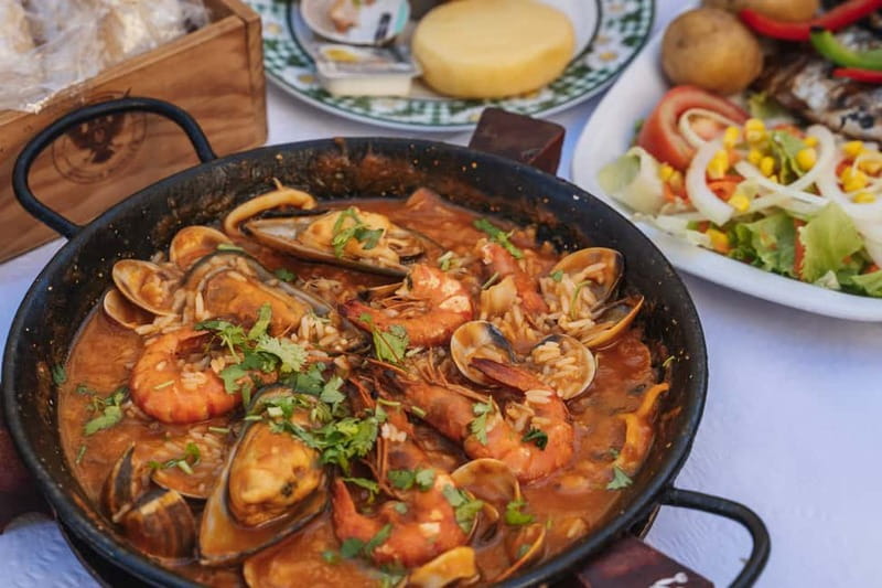 Lisbon: Baixa Food Walking Tour with Drinks - Presunto, chouriço, sardines, and seafood