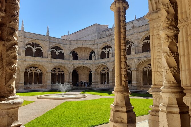 Lisbon: Belem Walking Tour with Jeronimos Monastery Tks Included - Pastéis de Belém and the pastry stop