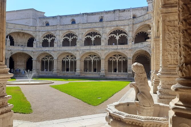 Lisbon: Belem Walking Tour with Jeronimos Monastery Tks Included - Guides, pace, and the feel of the group