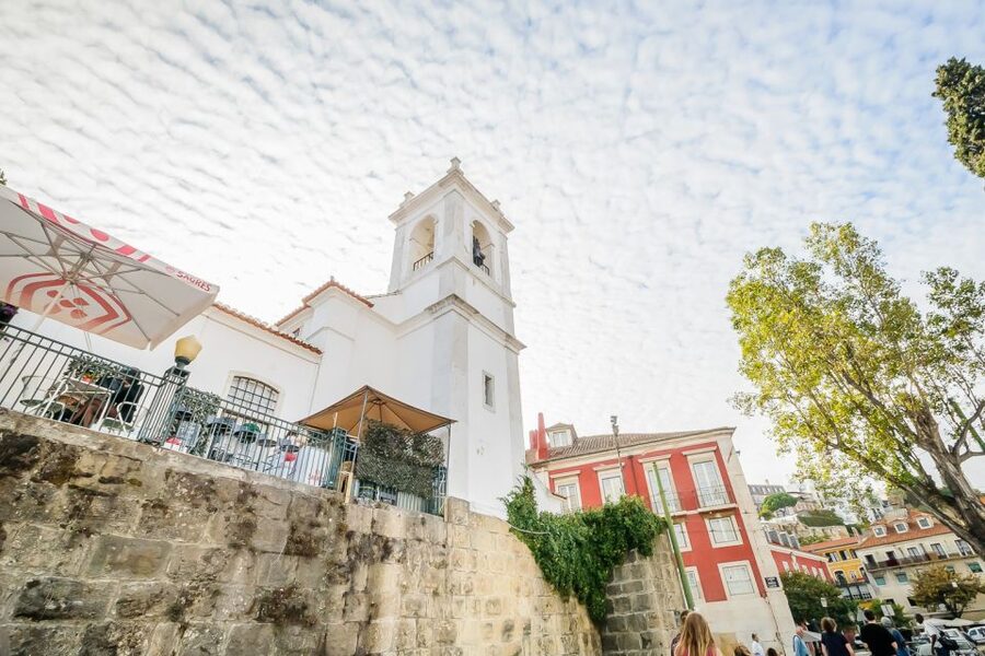 Lisbon: Best of City Private Walking Tour - Alfama changes the rules of the city