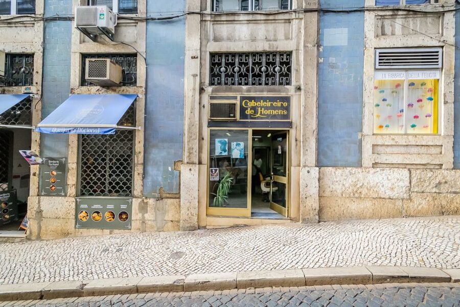 Lisbon: Best of City Private Walking Tour - Praça do Comércio completes the city lesson