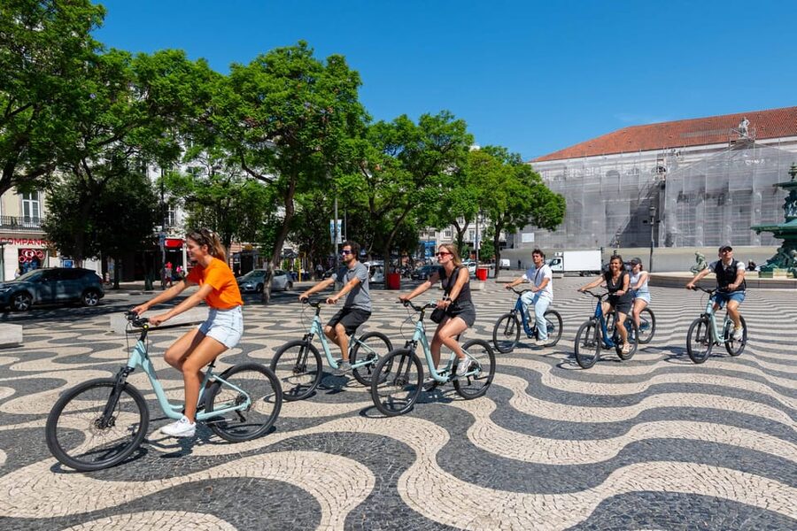 Lisbon Bike Tour: Langs de rivier van Belém naar Lissabon - Time Out Market and the finish at Cais do Sodré