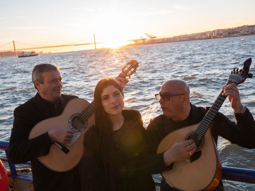 Lisbon: Boat Cruise with Live Fado Performance and a Drink - Key points to know before booking