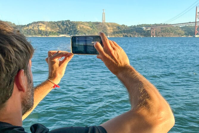 Lisbon Boat ride on Tagus river - Seating, weather, and the onboard bar