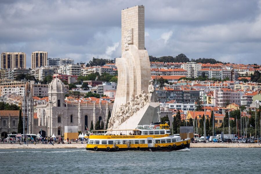 Lisbon: Boat Tour Ticket and Hop-on Hop-off 48-Hour Bus. - Should you book the Yellow Bus and Yellow Boat package?