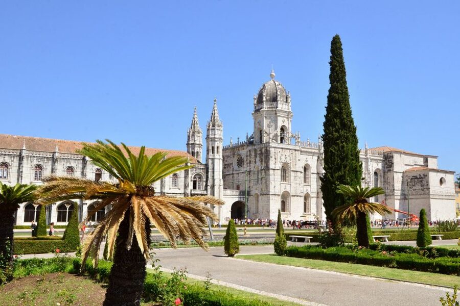 Lisbon: Boat Tour Ticket and Hop-on Hop-off 48-Hour Bus. - Using the pass with Lisbon’s trams