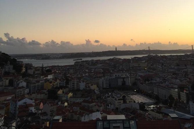 "Lisbon by Night" up to 6 people, private tour - The value of a private group of six