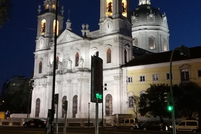 "Lisbon by Night" up to 6 people, private tour - What the guide adds to the experience