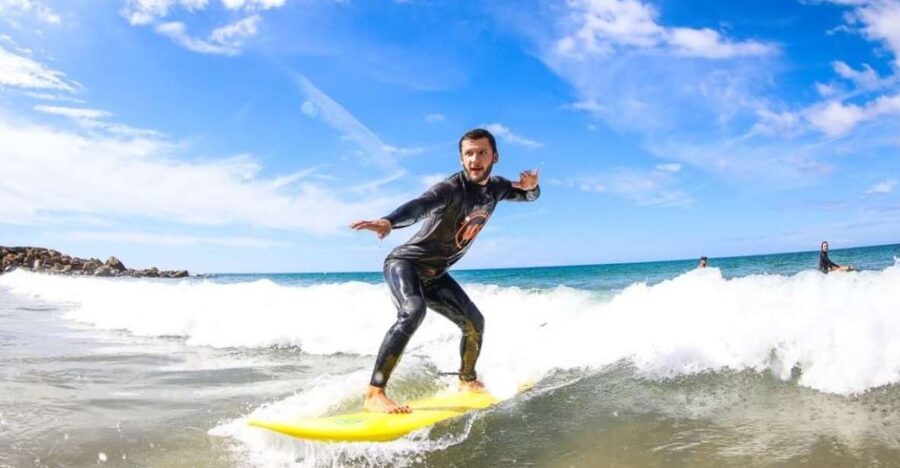 Lisbon: Capafórnia Surf Experience - Instruction that feels personal