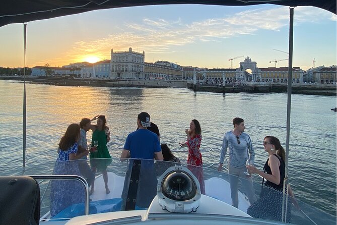 Lisbon: Catamaran Luxury Sunset and Wine Tour - Seixal, Trafaria, and the south bank