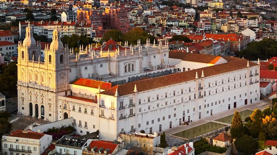 Lisbon: City Highlights Tour by Tuk Tuk - Who should book this Lisbon tuk tuk tour?