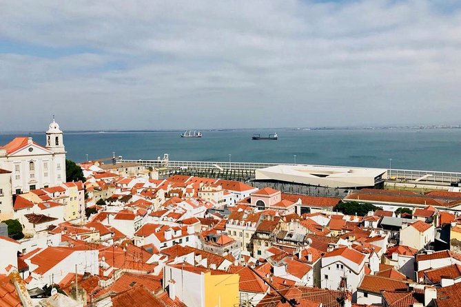 Lisbon: City Tour by Tuk Tuk - A Stop for Pastéis de Belém