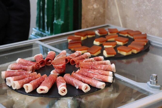 Lisbon: Cultural Food and Wine Walking Tour - Rossio Square: an easy place to begin