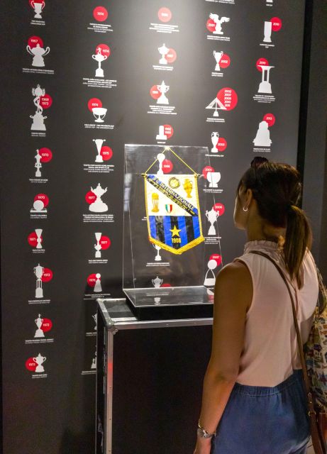 Lisbon: Customized Luz Stadium and Guided Museum Tour - Meeting the Benfica eagles