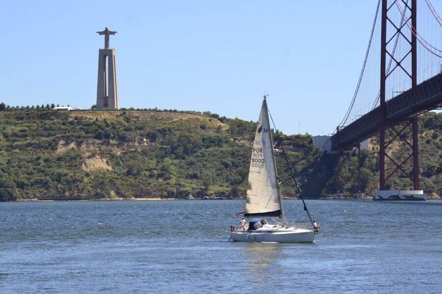 Lisbon: Day and Sunset Tour on the Tagus River - Crossing the river toward Almada and Christ the King