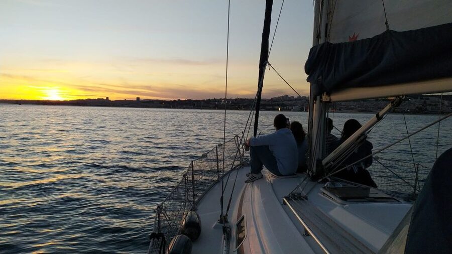 Lisbon: Day and Sunset Tour on the Tagus River - Belém Tower and the western waterfront