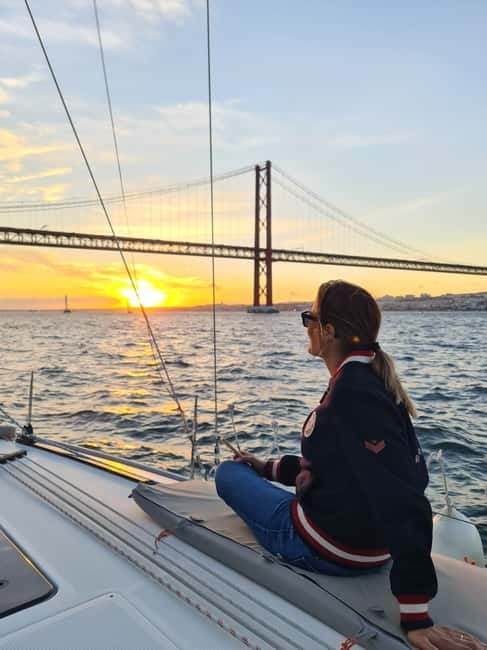 Lisbon: Daytime or Sunset Boat Cruise with History and Wine - Key points at a glance